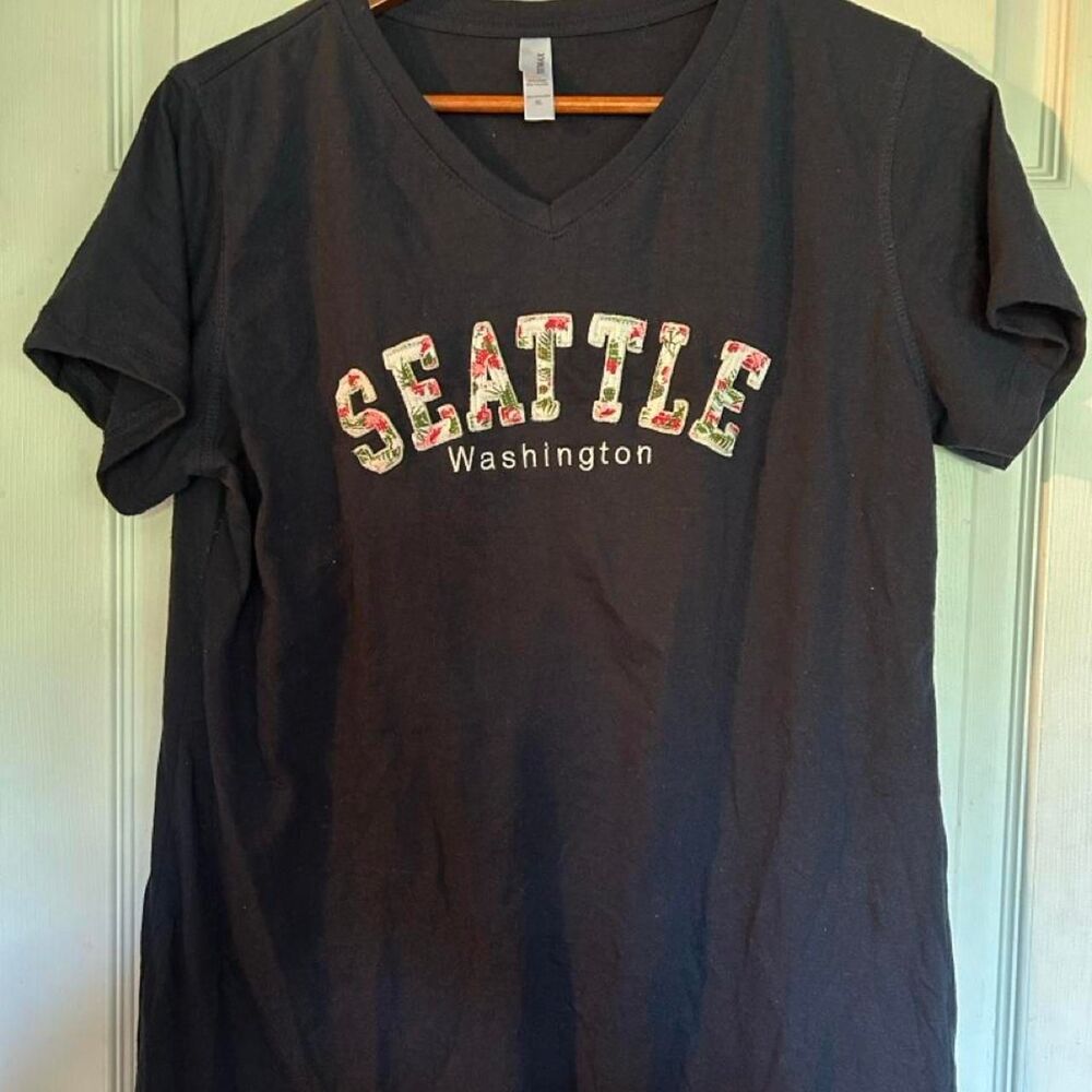 Unbranded Women's Black and Navy T-shirt